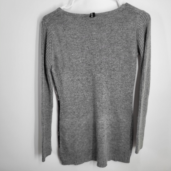 BKE Boutique Color Block Sequined Sweater - Picture 6 of 6